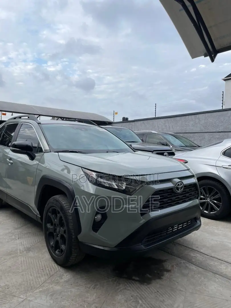 Toyota RAV4 2021 Green