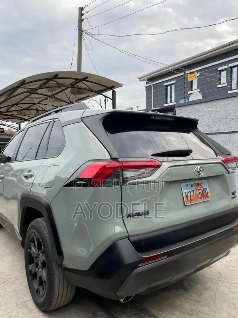Toyota RAV4 2021 Green