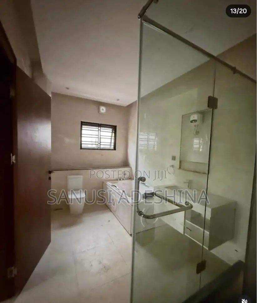 5bdrm Duplex in Life Camp Close To for sale