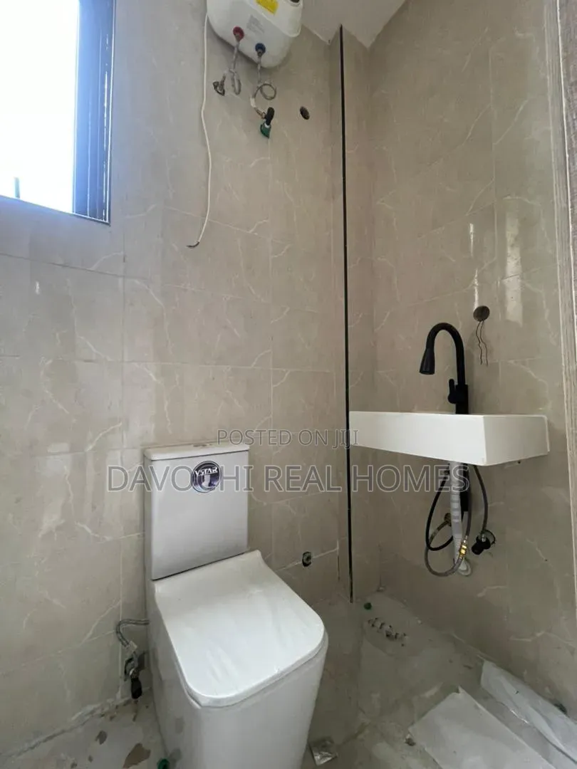 3bdrm Apartment in Lekki Phase 1 for sale
