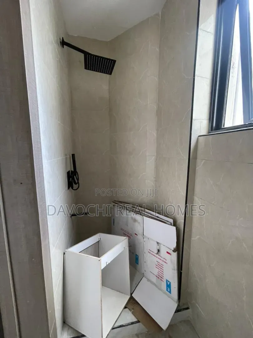 3bdrm Apartment in Lekki Phase 1 for sale