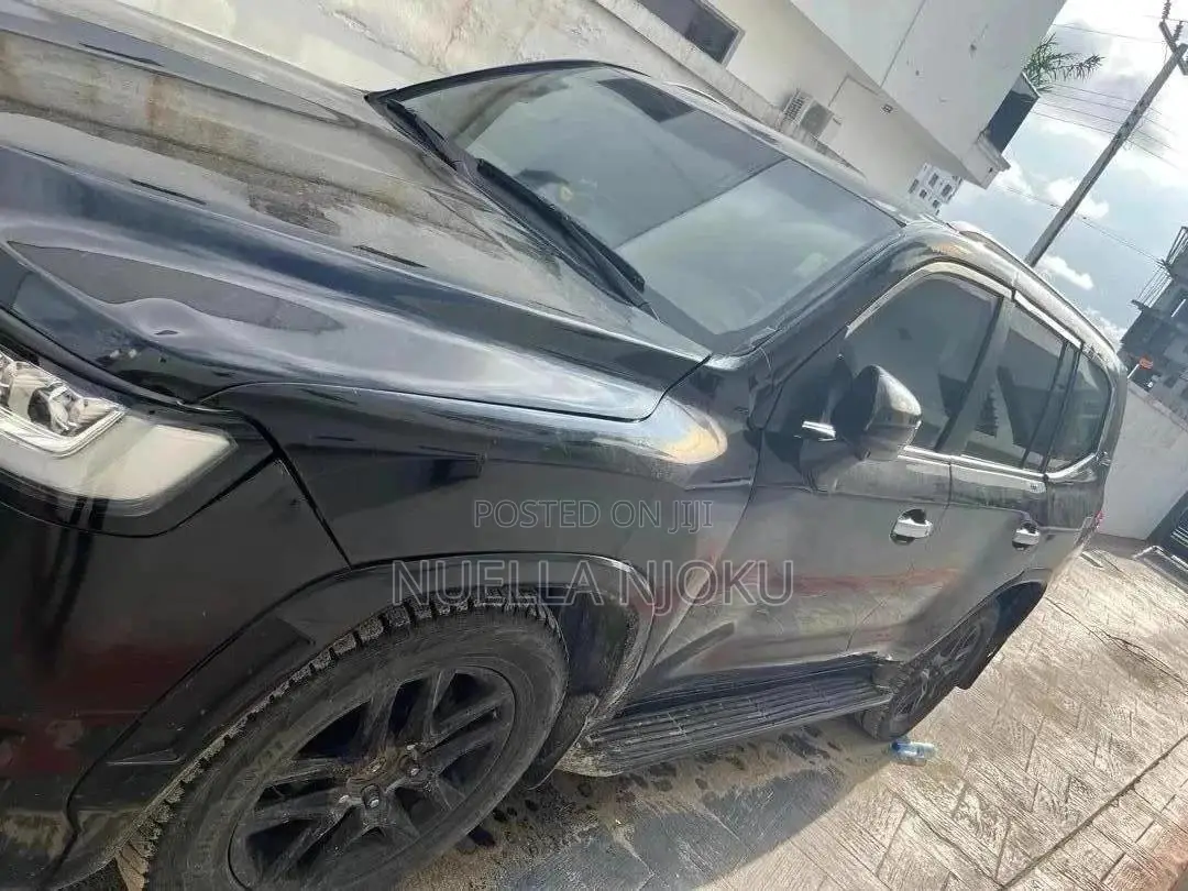 Toyota Land Cruiser 5.7 V8 2012 Black