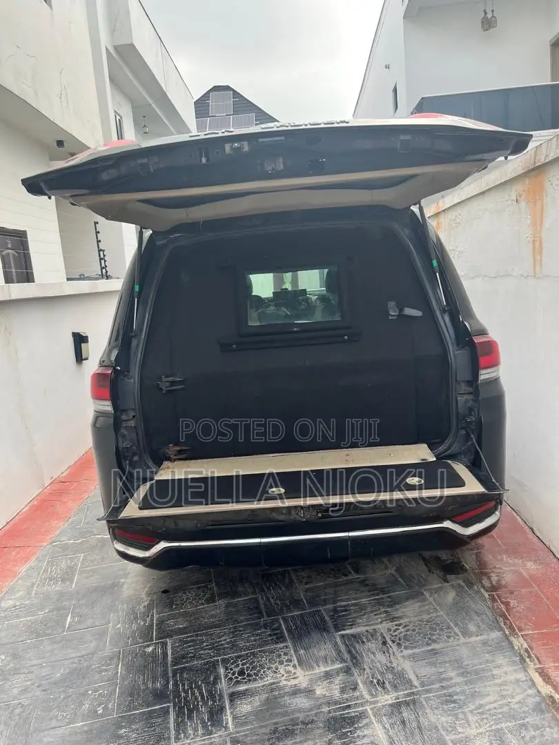Toyota Land Cruiser 5.7 V8 2012 Black
