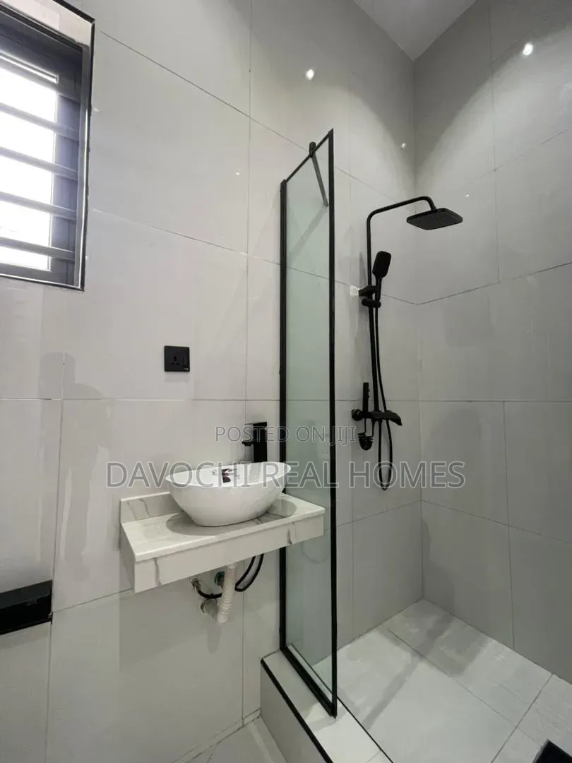 4bdrm Duplex in Ikota for sale