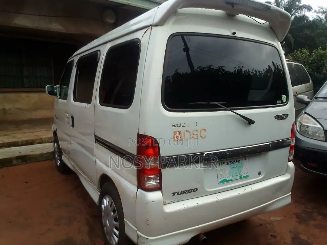 Suzuki Every 2010 White