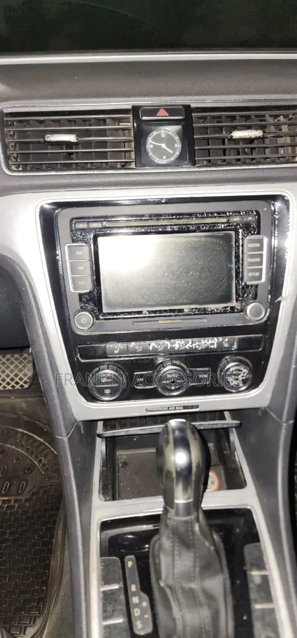 Volkswagen Passat 2012 Navigation Apple Carplay/Android Auto Screen