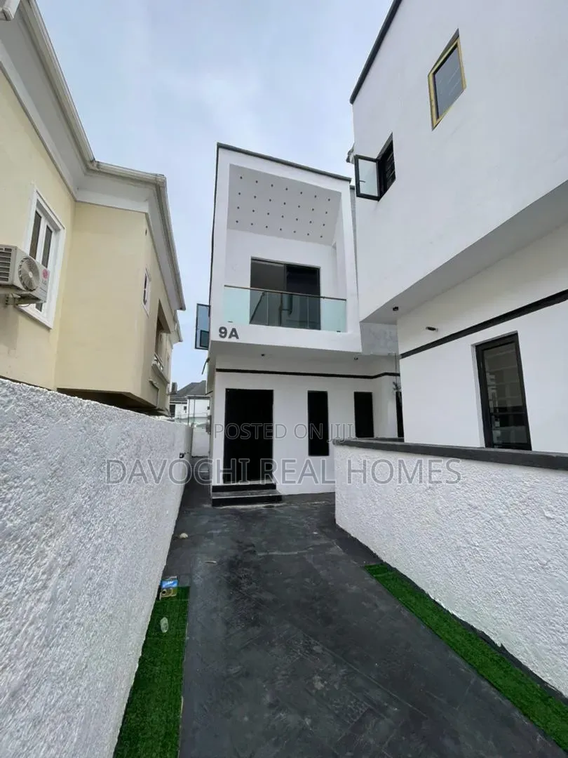 4bdrm Duplex in Lekki Phase 1 for sale