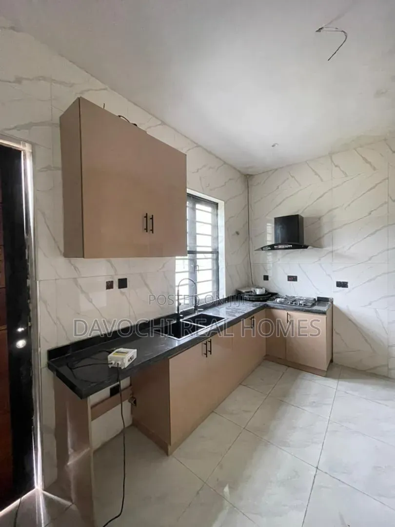 4bdrm Duplex in Lekki Phase 1 for sale