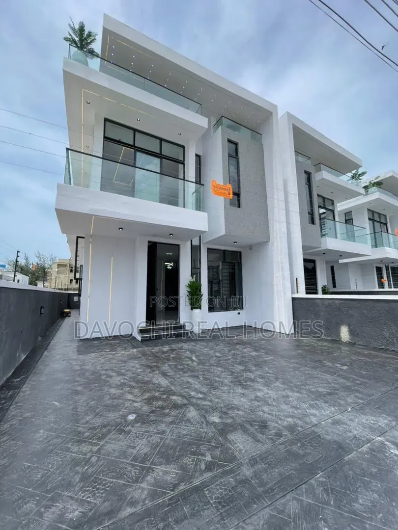 4bdrm Duplex in Ikota for sale