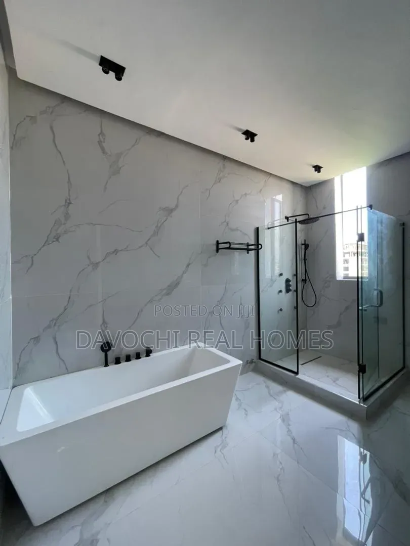 5bdrm Duplex in Lekki Phase 1 for sale