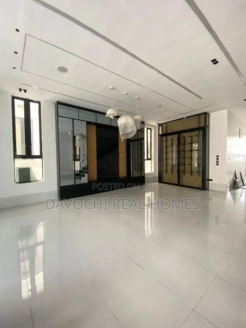 5bdrm Duplex in VGC / Ajah for sale
