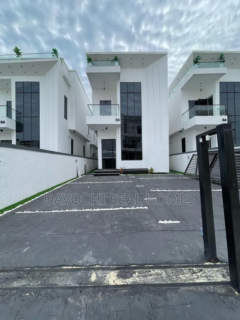 5bdrm Duplex in Lekki Phase 1 for sale