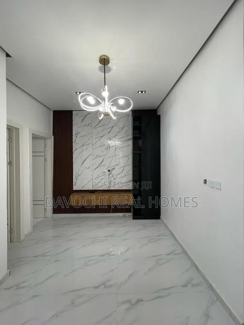 5bdrm Duplex in Lekki Phase 1 for sale