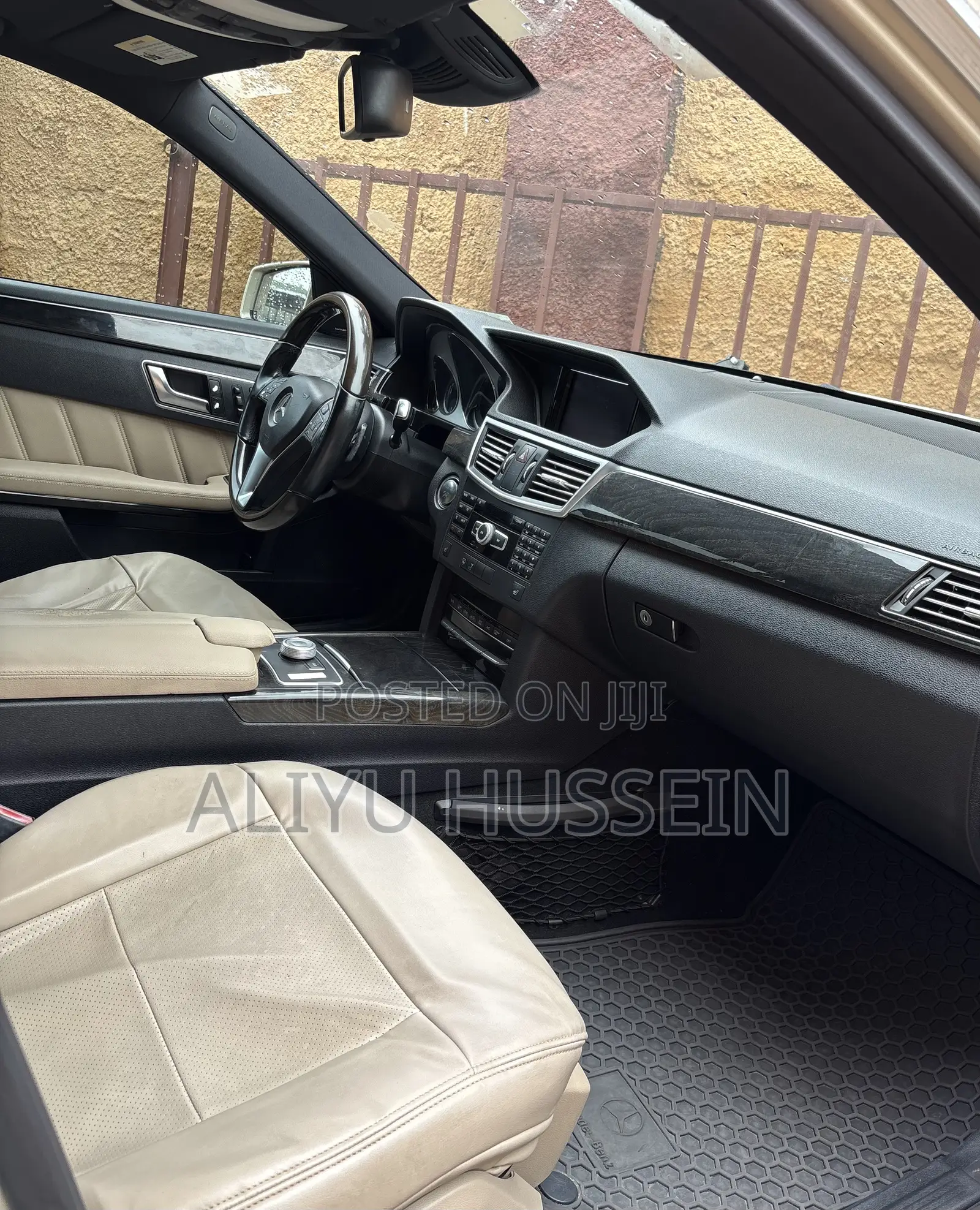 Mercedes-Benz E350 2012 Gold