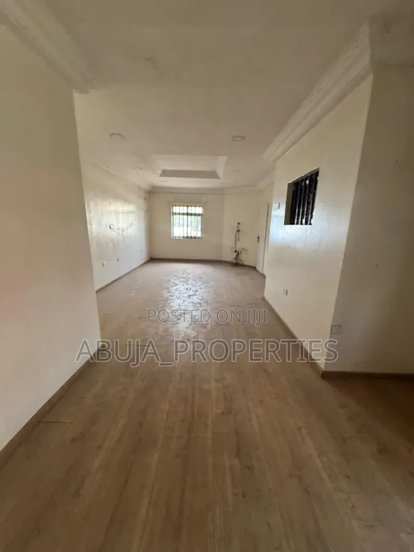 5bdrm Duplex in In A Serene, Maitama for rent