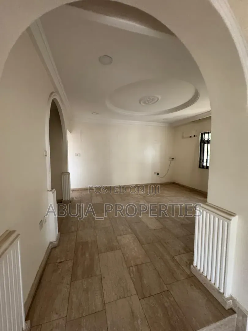 5bdrm Duplex in In A Serene, Maitama for rent
