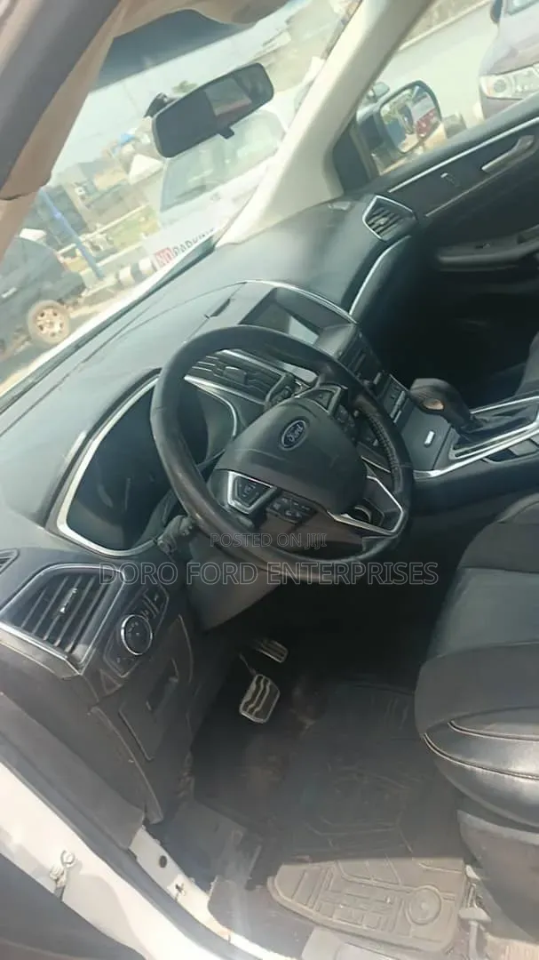 Ford Edge Sport 4dr AWD 2017 White