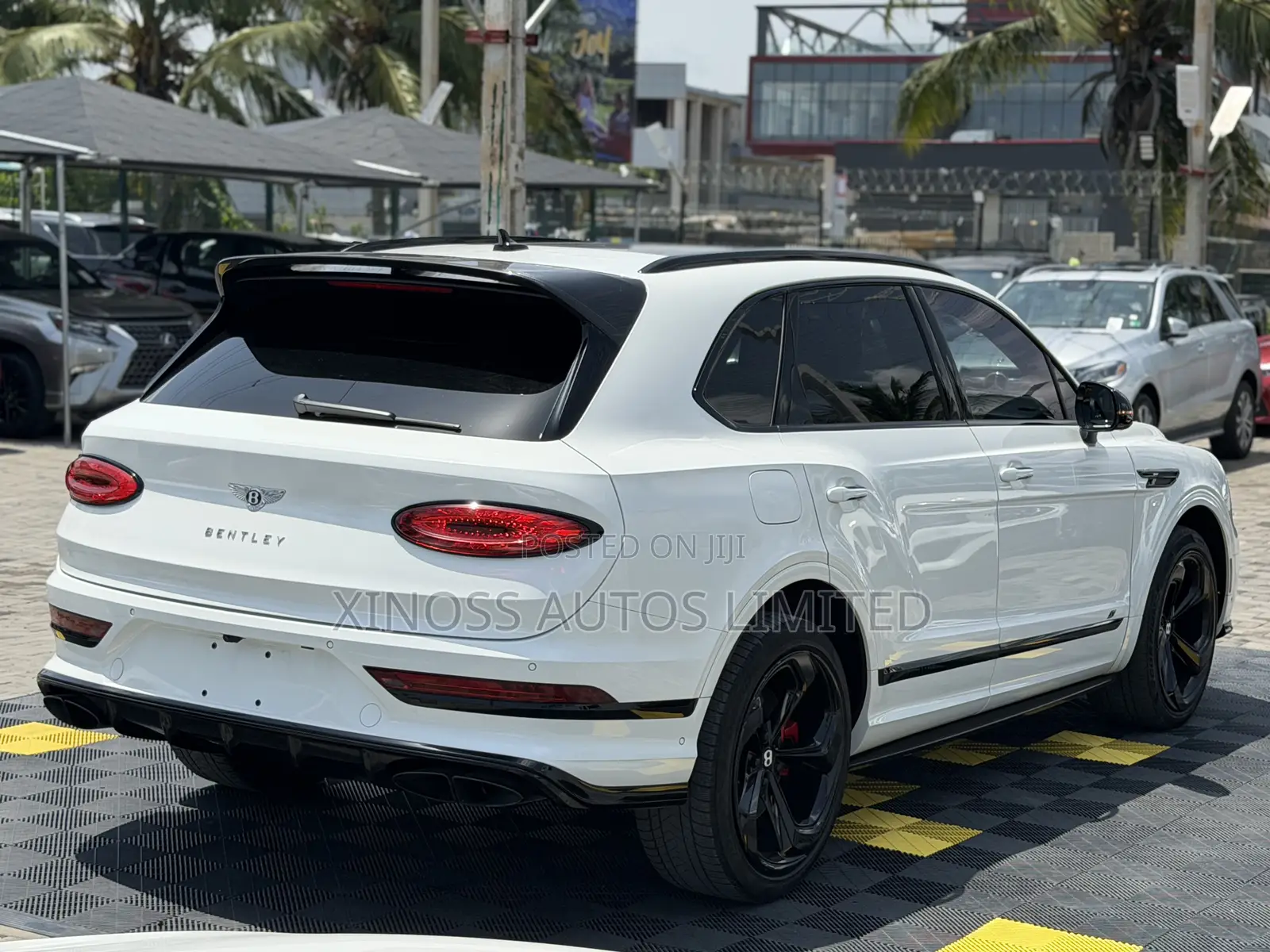 Bentley Bentayga S V8 2023 White