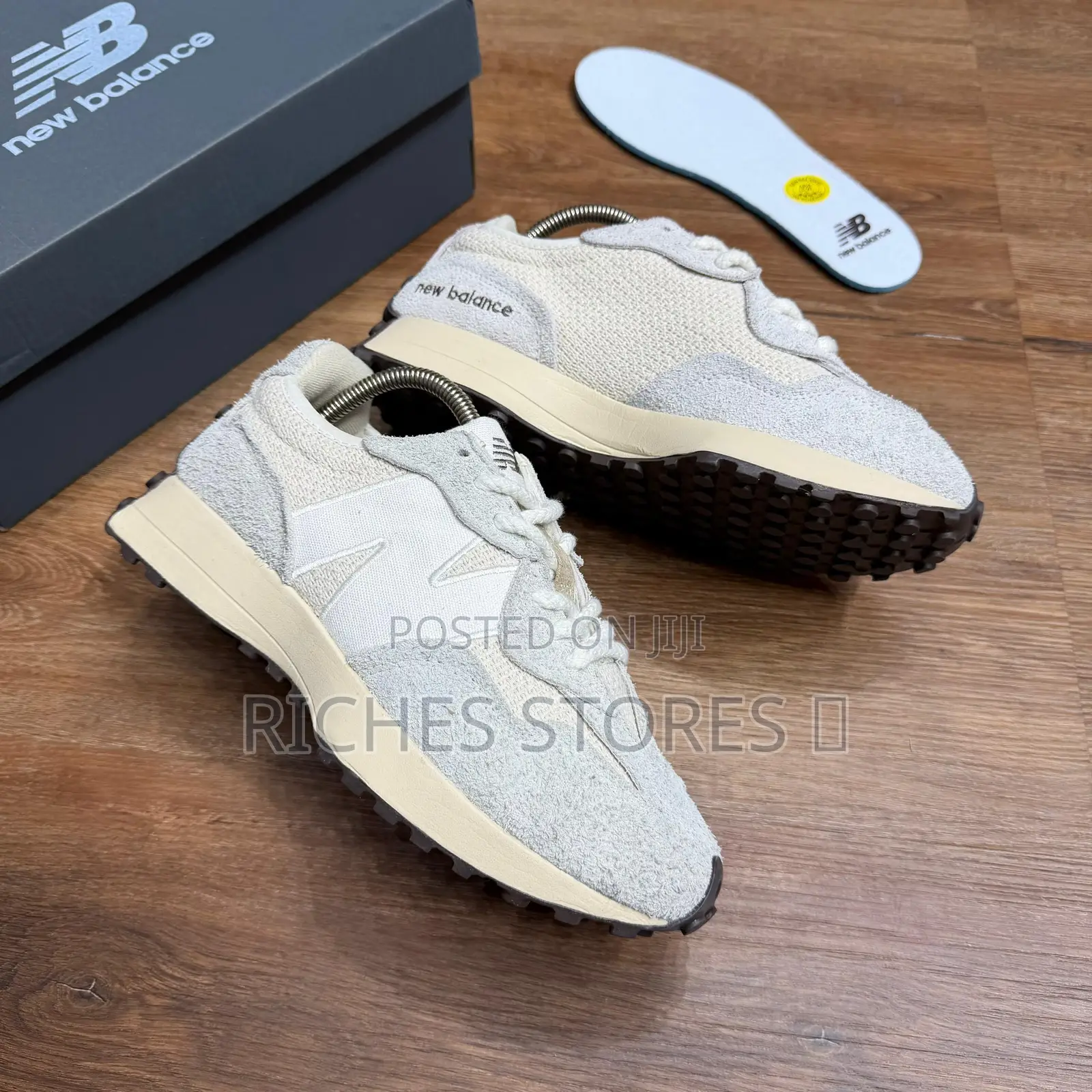 New Balance 327 Sea Salt Linen SNKS