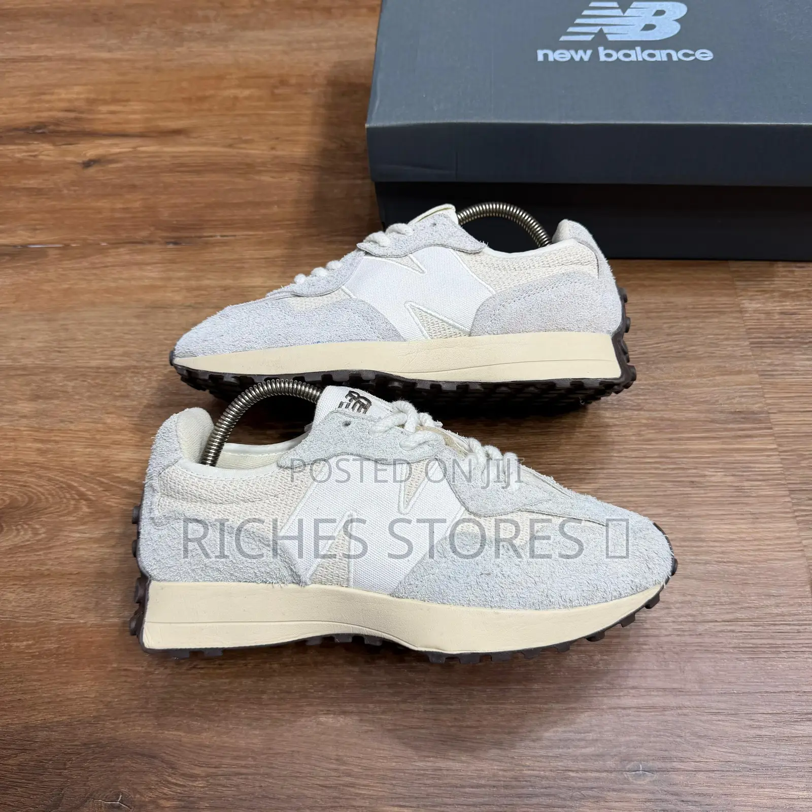 New Balance 327 Sea Salt Linen SNKS
