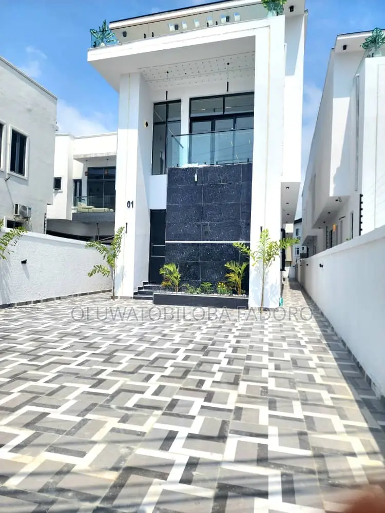 5bdrm Duplex in Royal, Chevron for sale