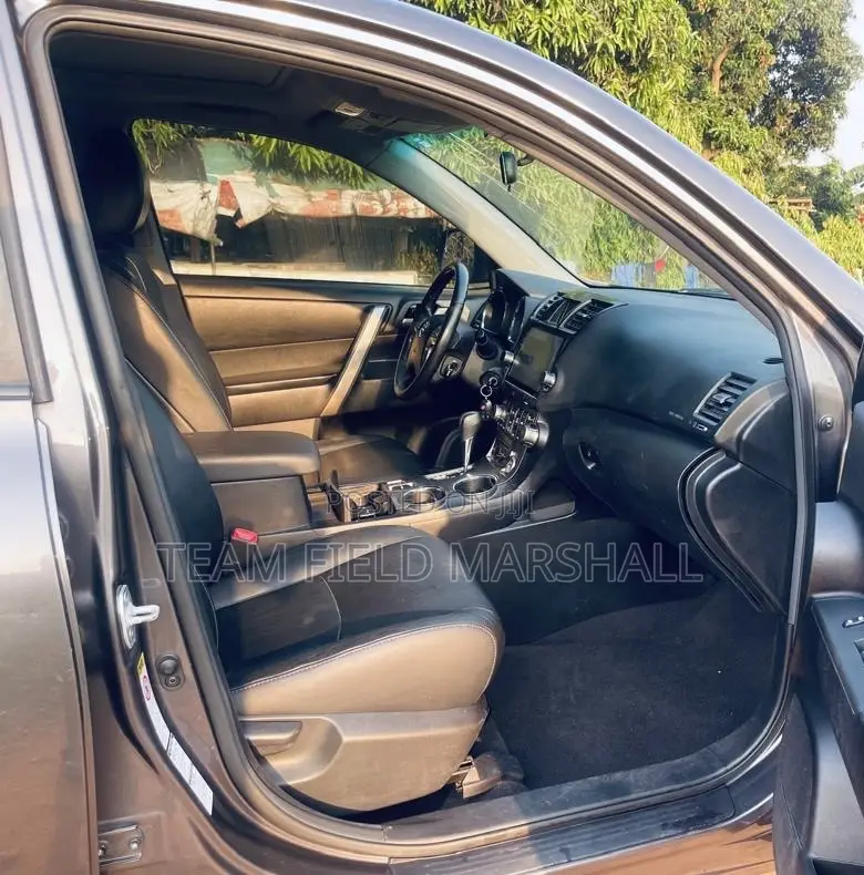 Toyota Highlander Sport 2010 Gray