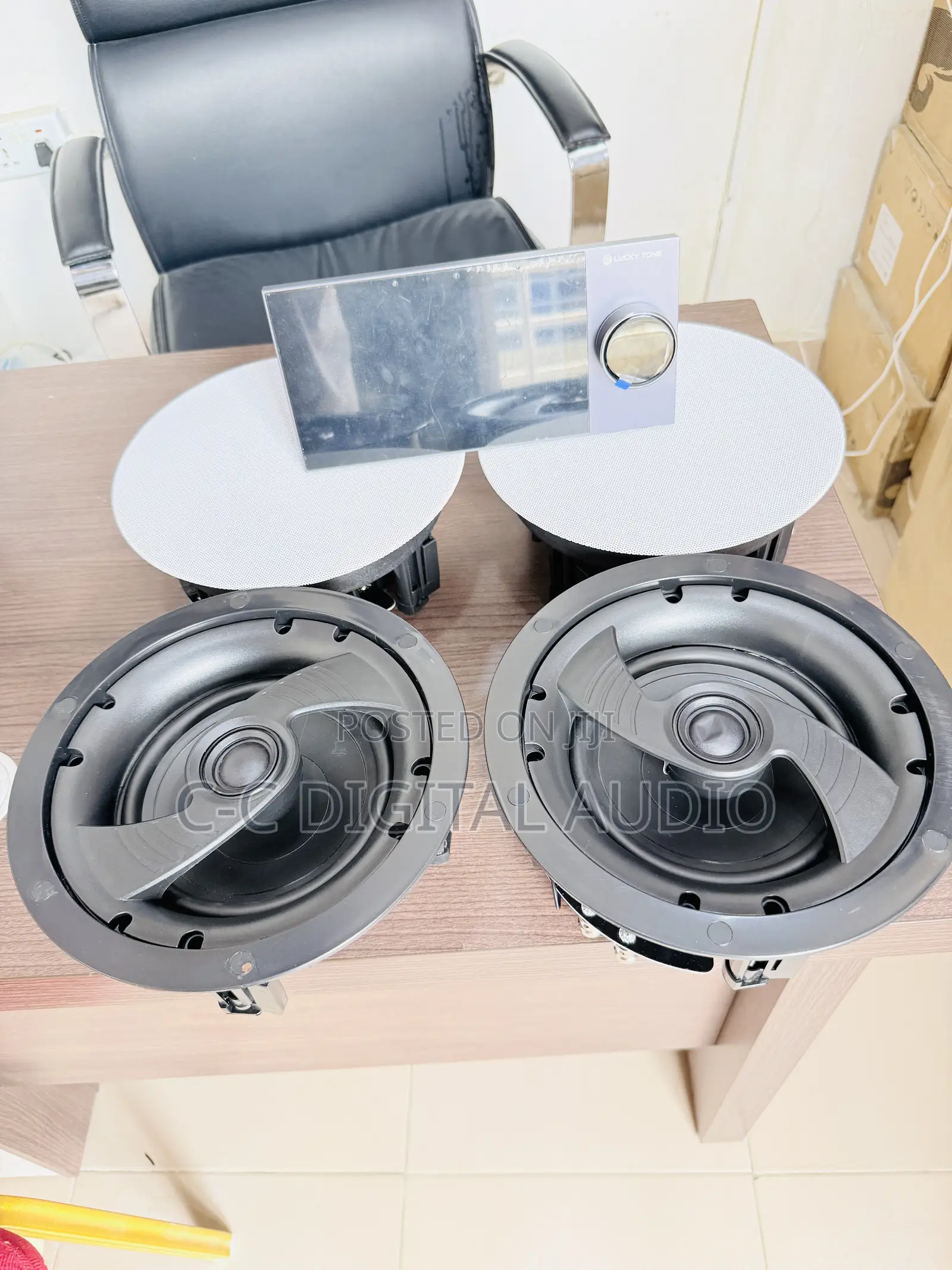 Smart Amplifier With Nub and 4 Frameless Ceiling Speakers Setup
