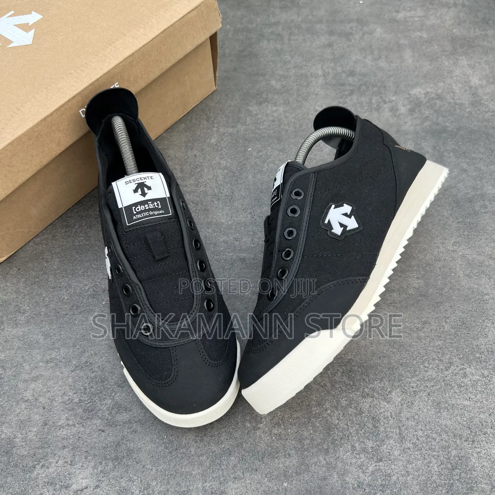 Original Descente Chron Tempo White Slip-on Sneakers, No Lace Black