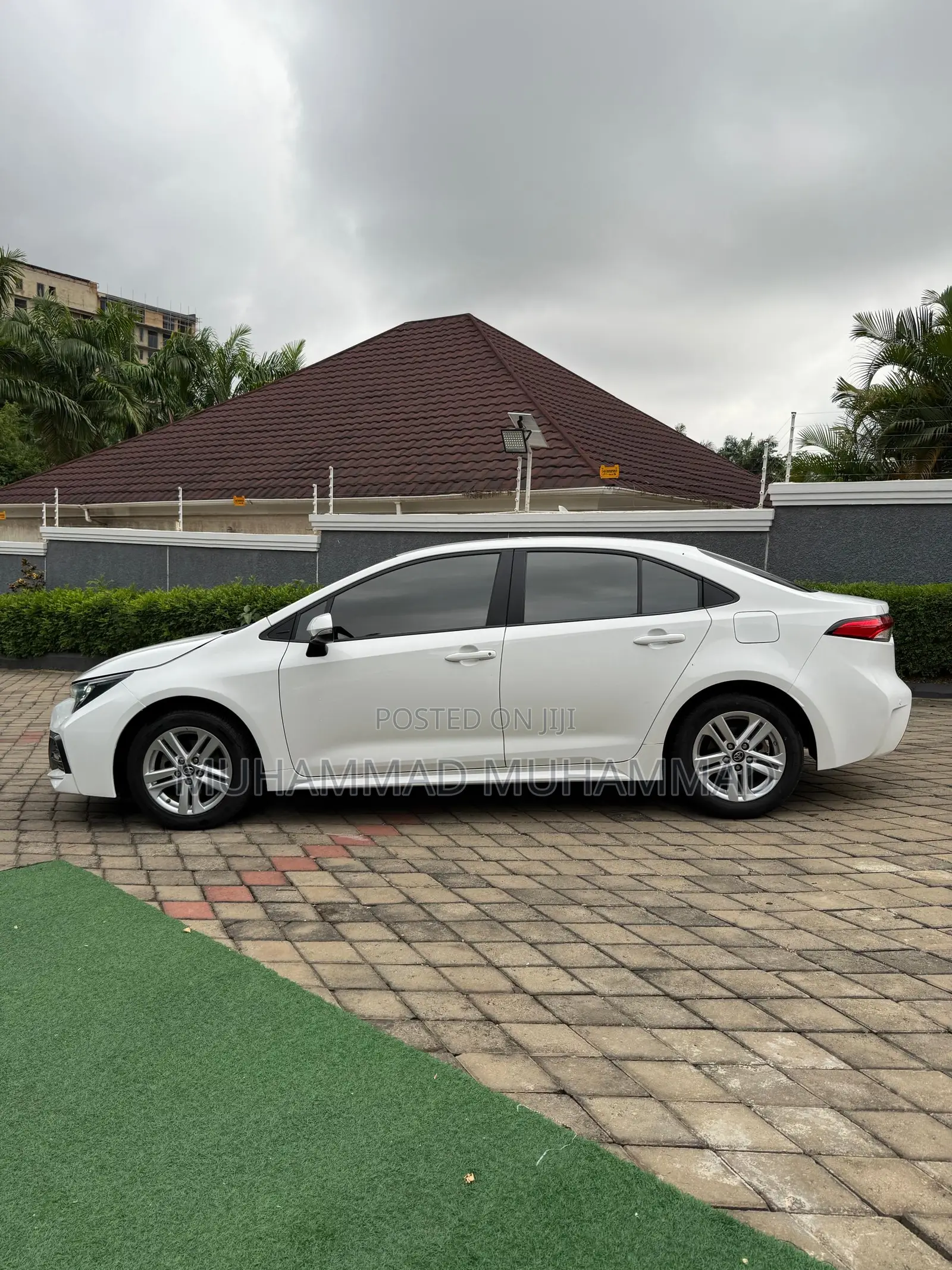 Toyota Corolla SE 2021 White