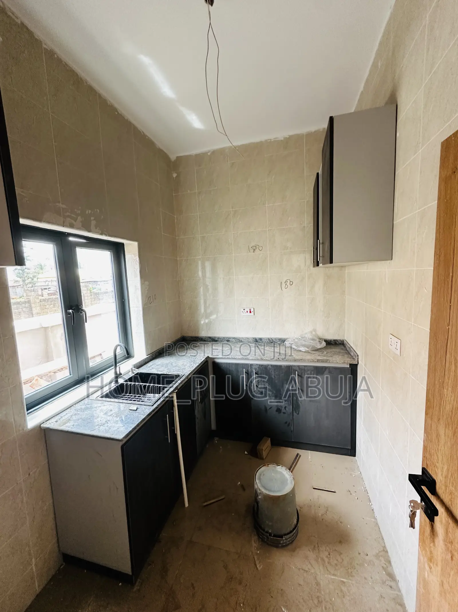 1bdrm Block of Flats in News Engineering for rent