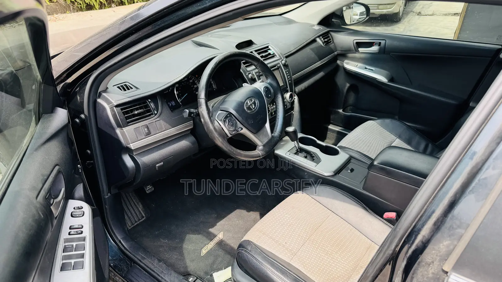 Toyota Camry SE 4dr Sedan (2.5L 4cyl 6A) 2013 Blue