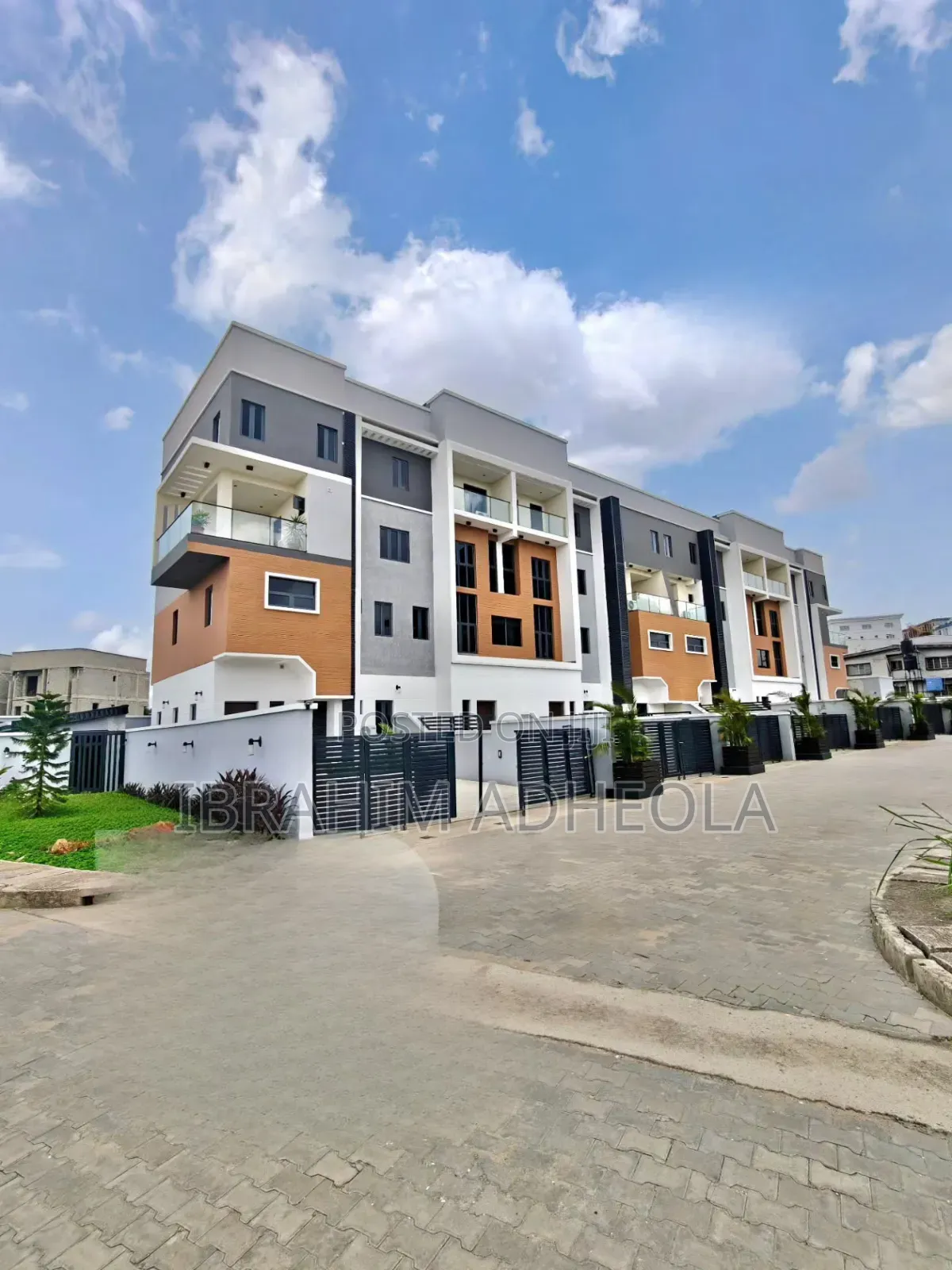 4bdrm Maisonette in Opebi for sale