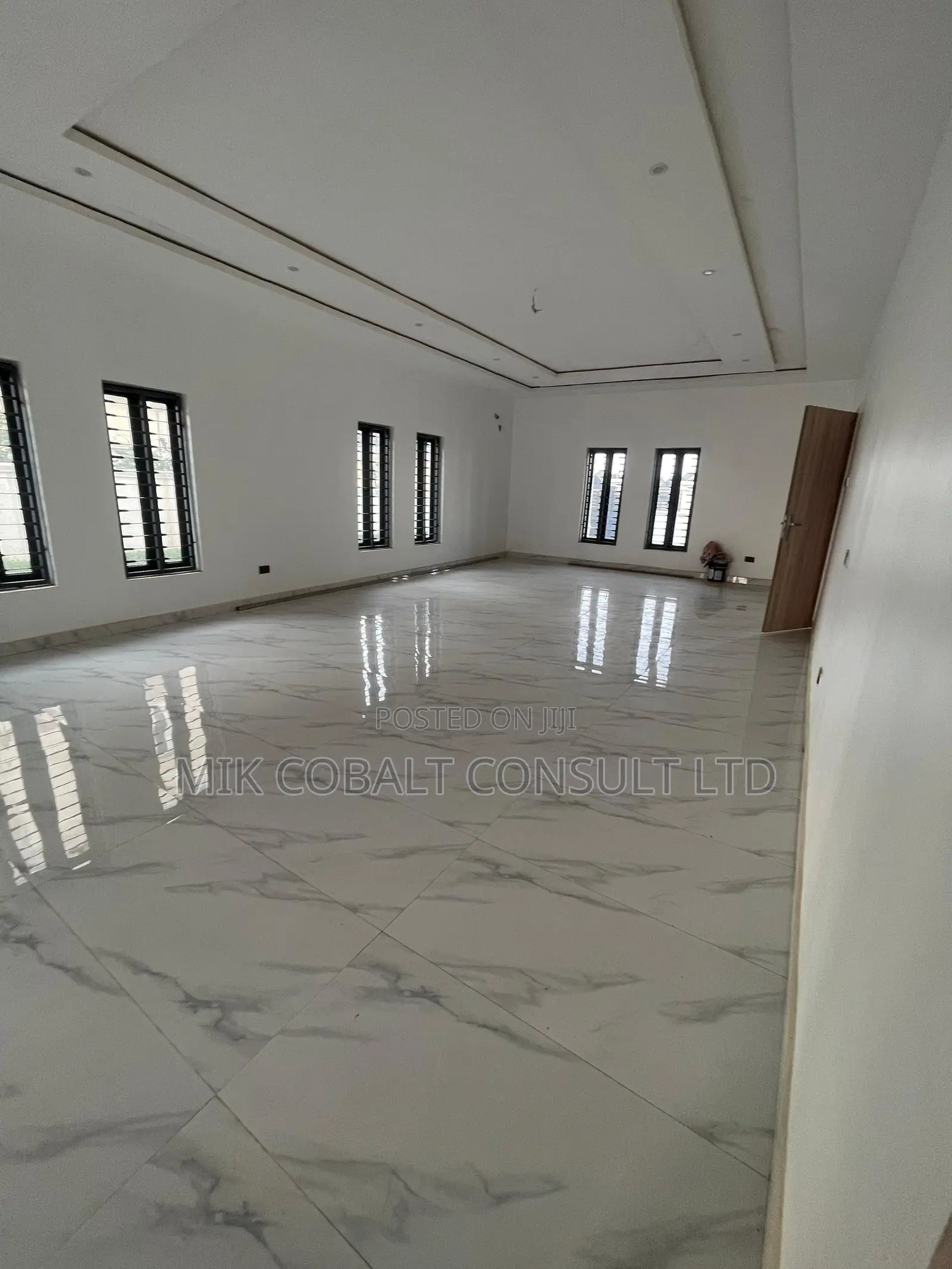 6bdrm Duplex in Karsana District, Gwarinpa for sale