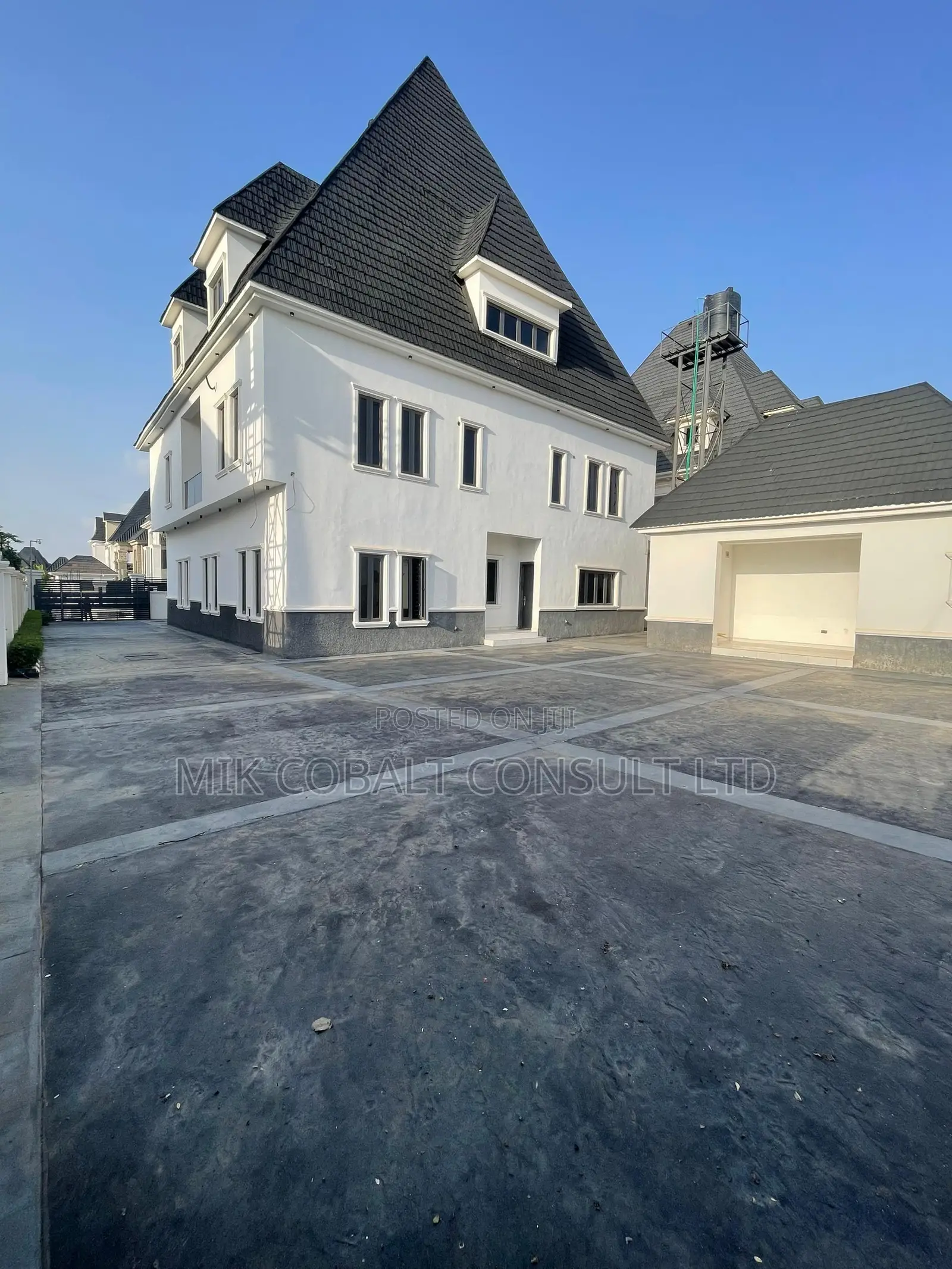 6bdrm Duplex in Karsana District, Gwarinpa for sale