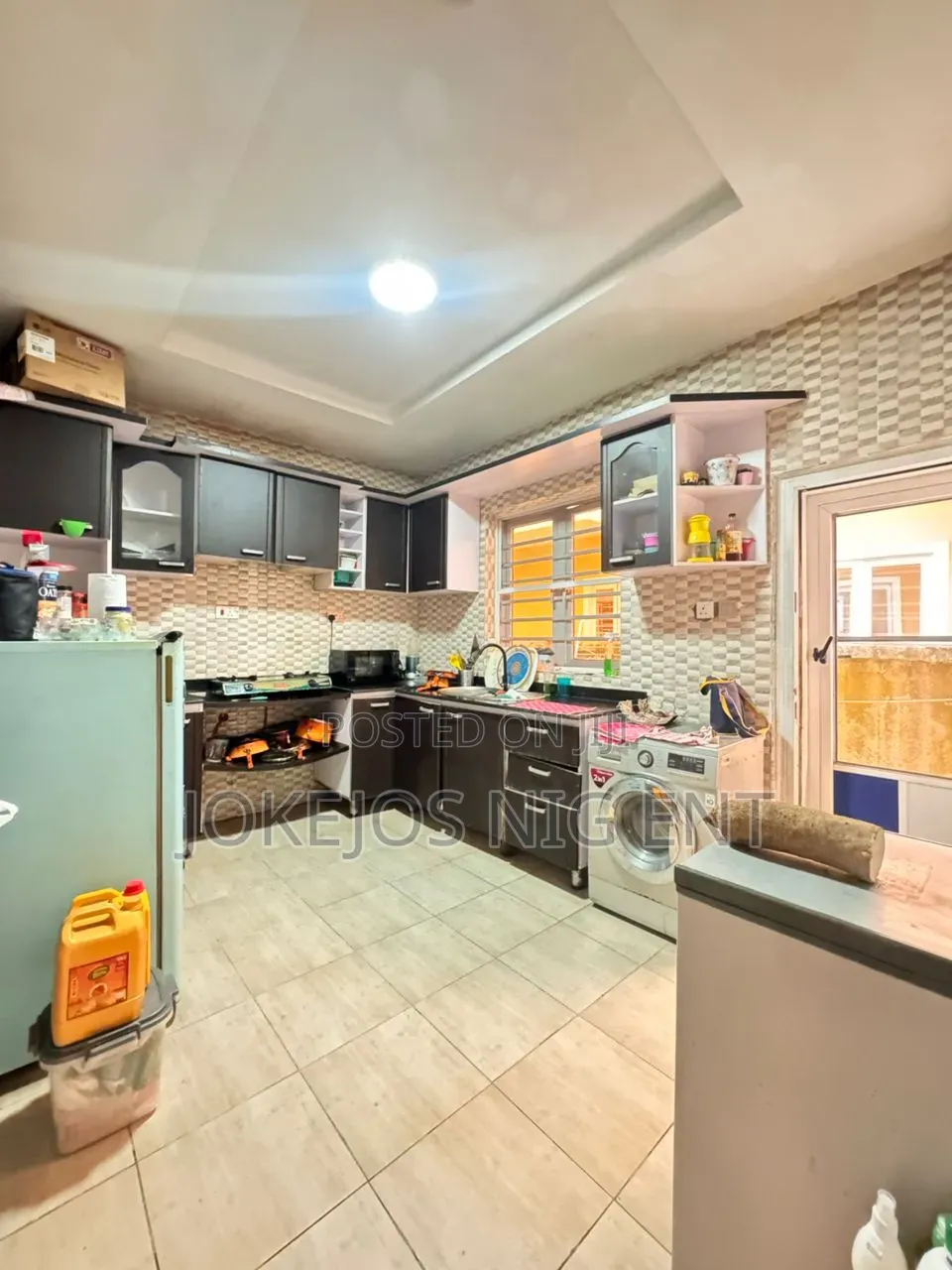 3bdrm Townhouse/Terrace in Victoria Crest 1 Off, Lafiaji for sale