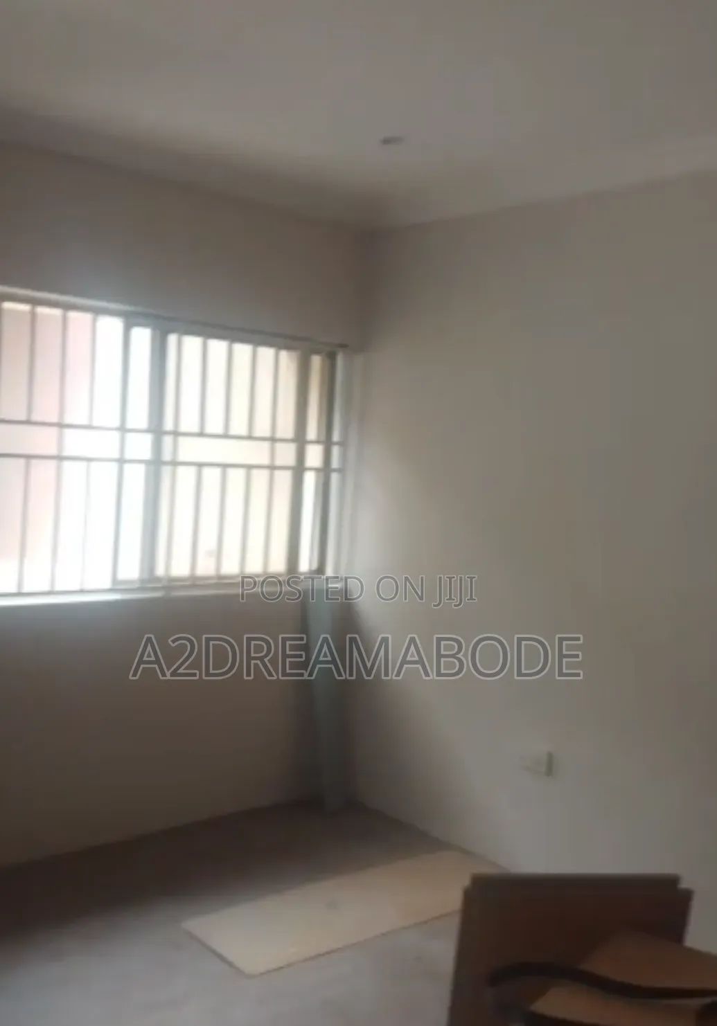 3bdrm Duplex in Off Allen Avenue for rent