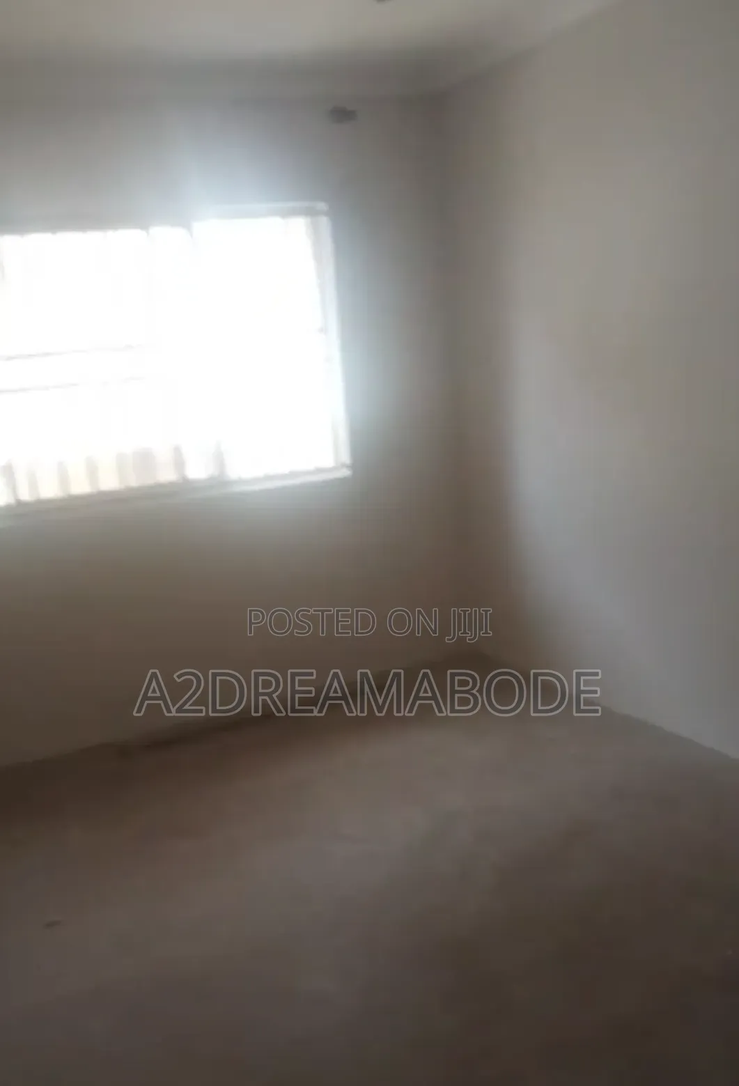 3bdrm Duplex in Off Allen Avenue for rent