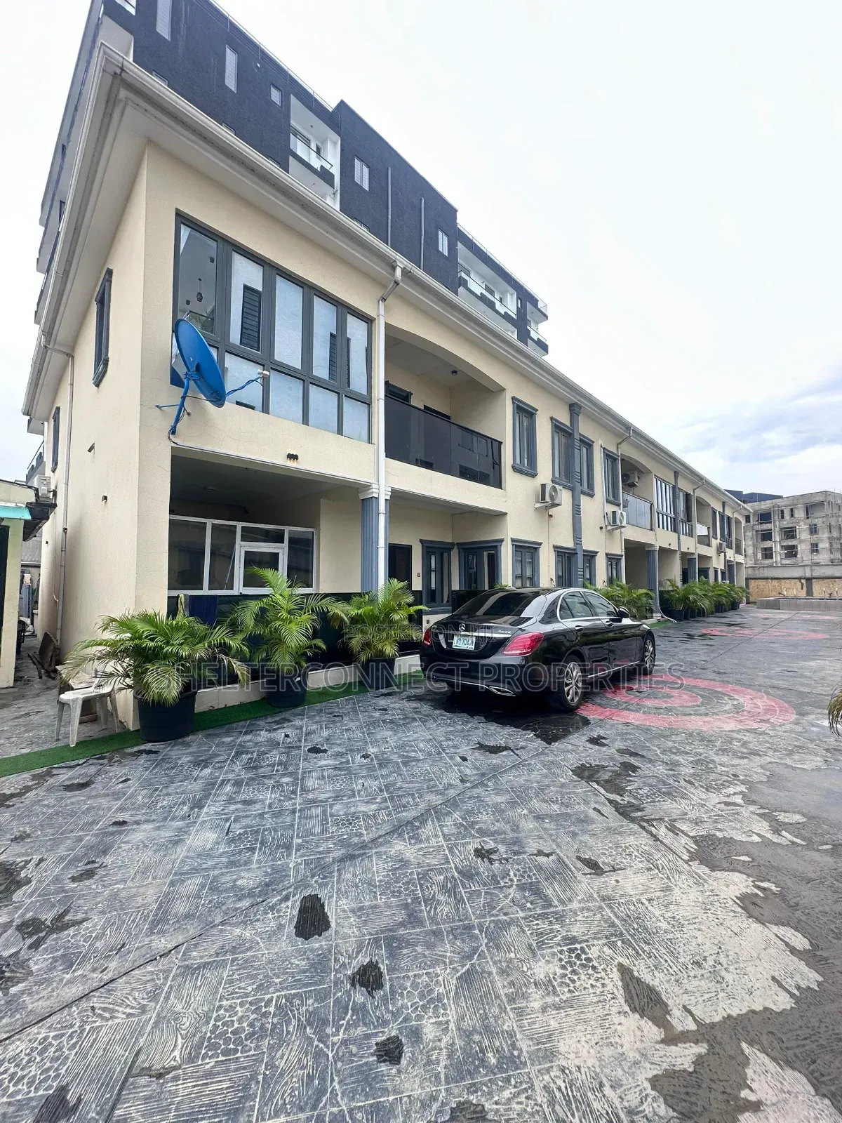 4bdrm Duplex in Lekki Phase 1 for rent