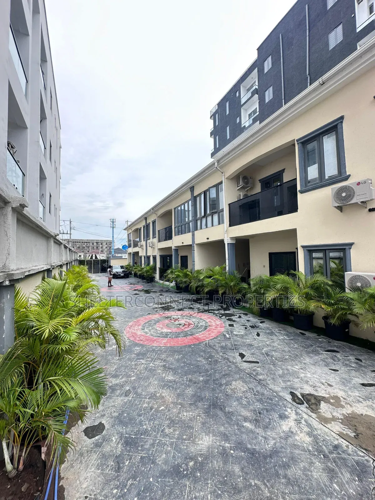 4bdrm Duplex in Lekki Phase 1 for rent