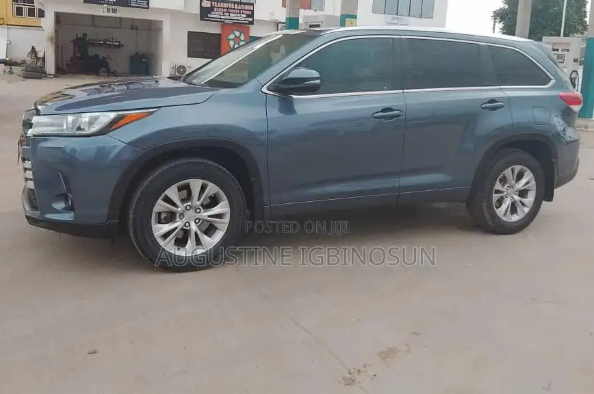 Toyota Highlander 2016 Blue