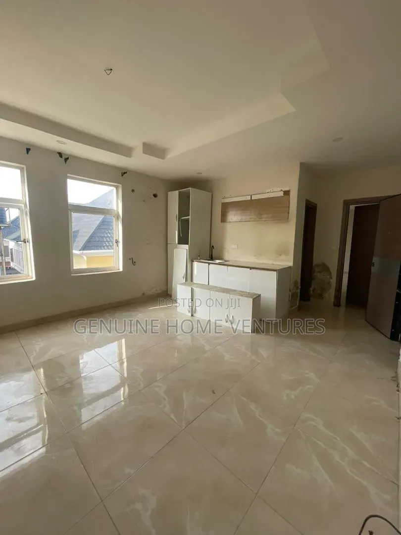 Mini Flat in Chevy View Estate for rent