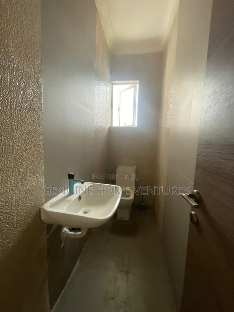 Mini Flat in Chevy View Estate for rent