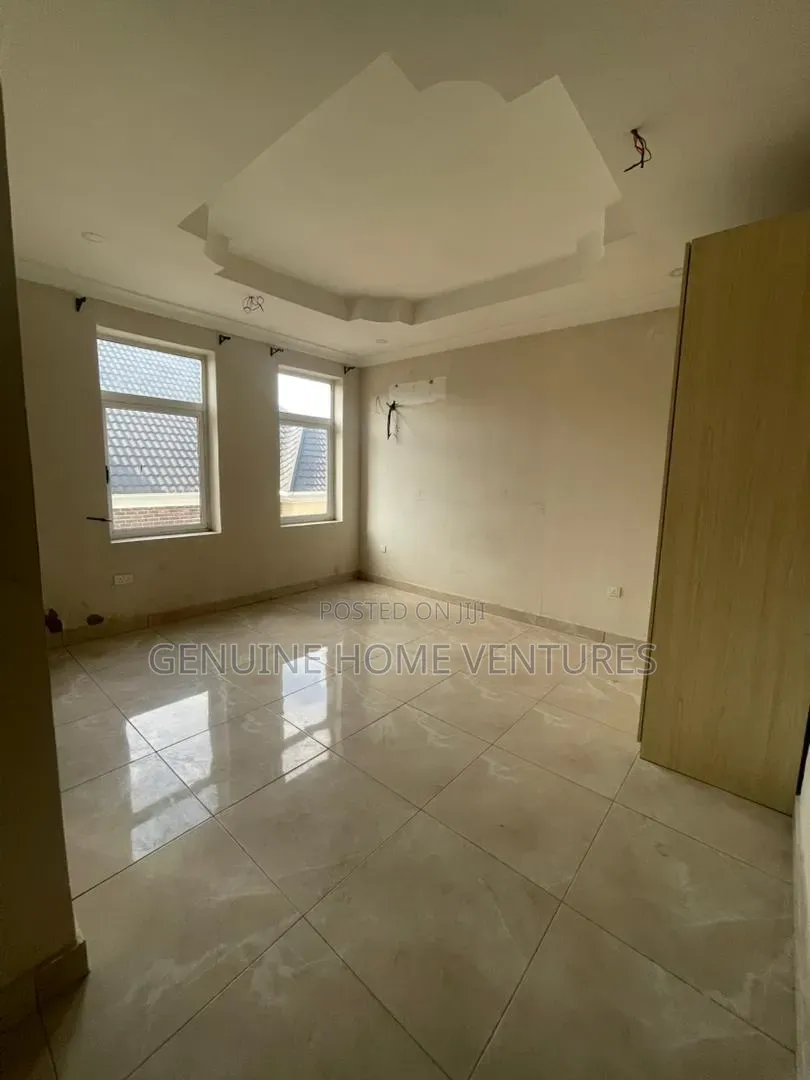 Mini Flat in Chevy View Estate for rent