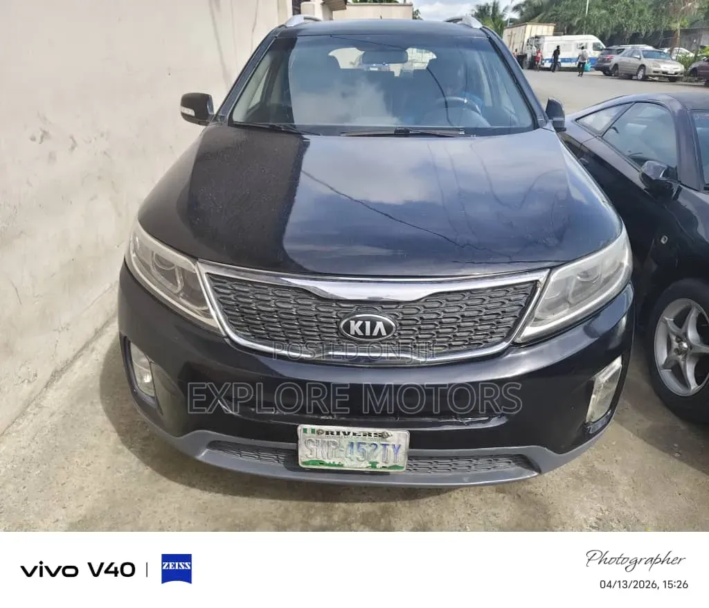 Kia Sorento 2012 Black