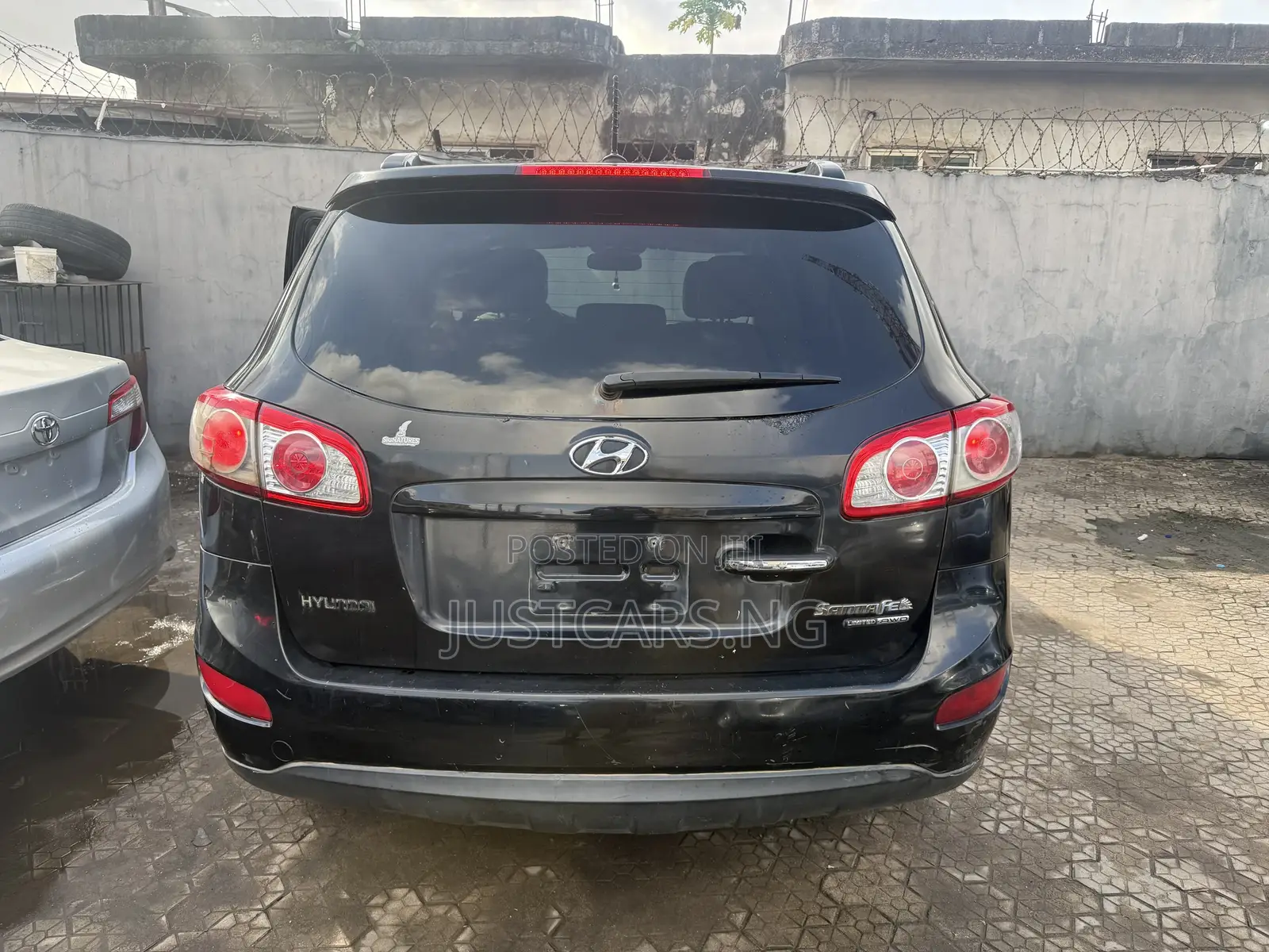 Hyundai Santa Fe Limited 2011 Black