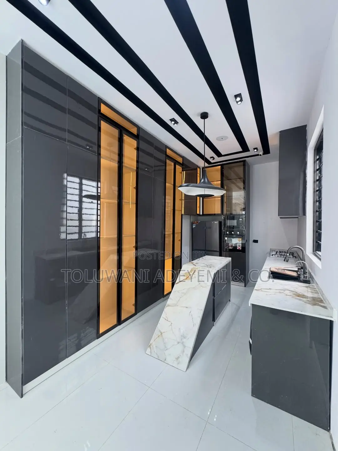 5bdrm House in Ikota, Lekki for sale