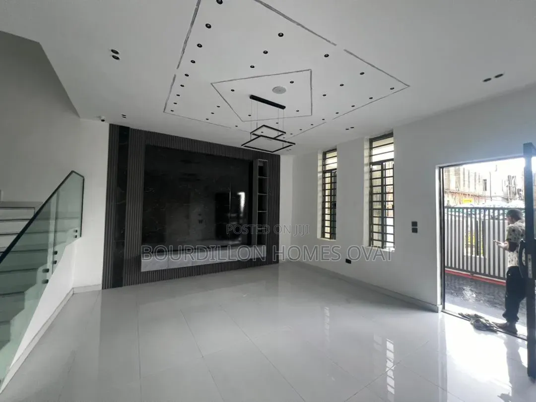 4bdrm Duplex in Lekki Palm City for sale