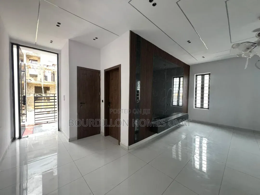 4bdrm Duplex in Lekki Palm City for sale