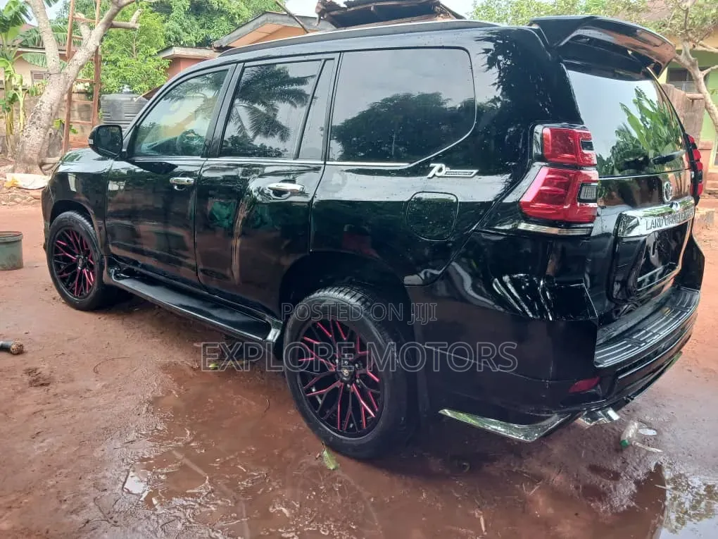Toyota Land Cruiser Prado 2023 Black