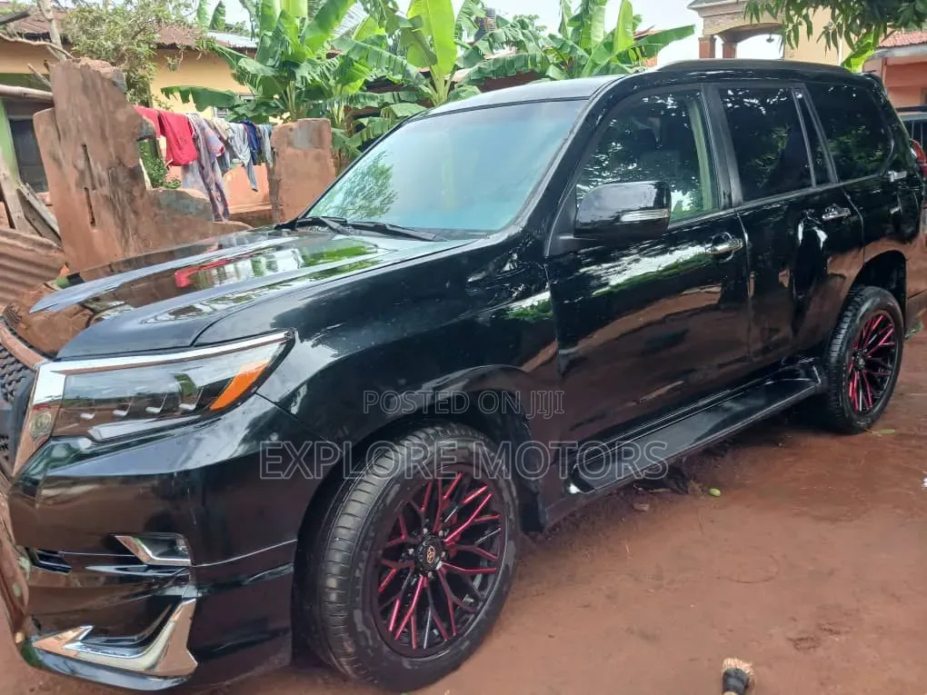 Toyota Land Cruiser Prado 2023 Black